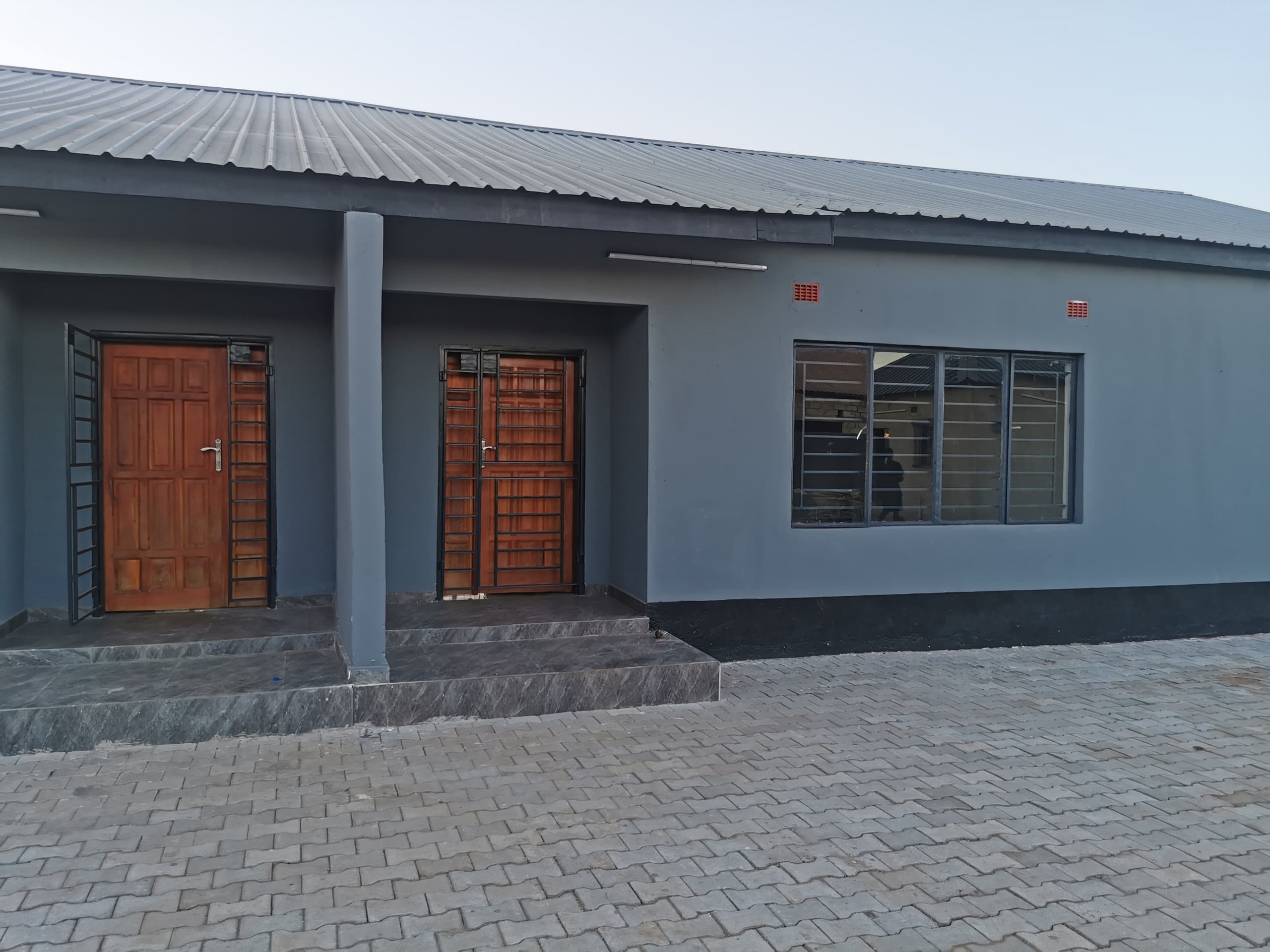 3 bedrooms flat 